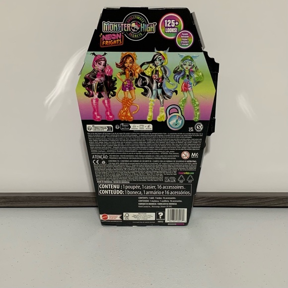 Monster High®: Skulltimate Secrets Neon Frights Twyla™ Doll w/Locker-New - Picture 2 of 9